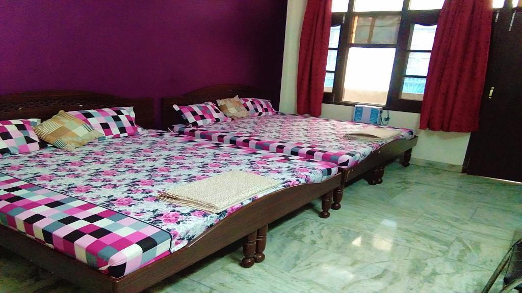 אמריצר Guru Kirpa Guest House מראה חיצוני תמונה